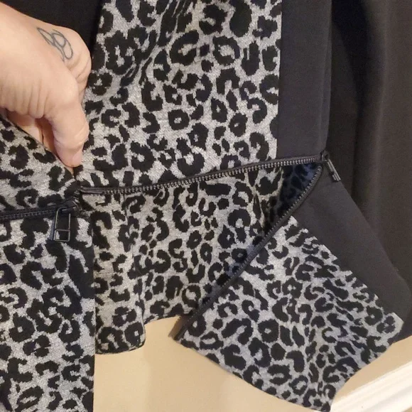 Rebecca Taylor Convertible Black Gray Leopard Print Peplum Knit Blazer Size 8 - Picture 8 of 11